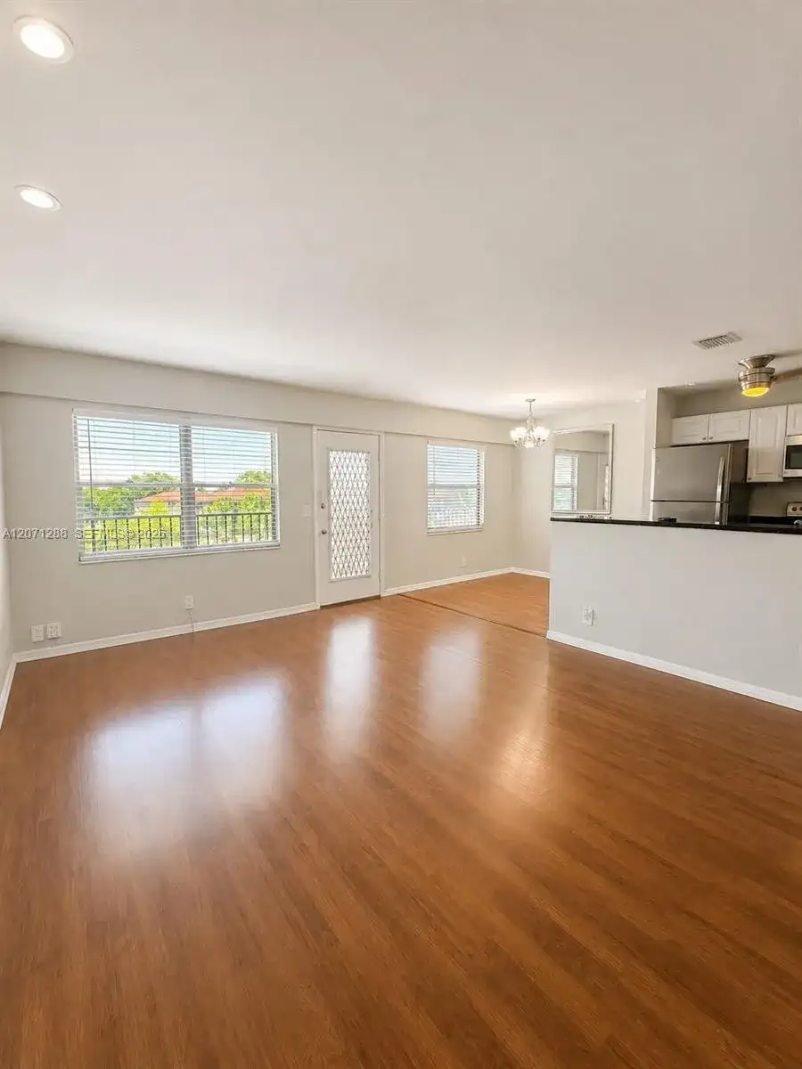 13450 SW 3rd St # 404D, Pembroke Pines FL 33027 photo 2