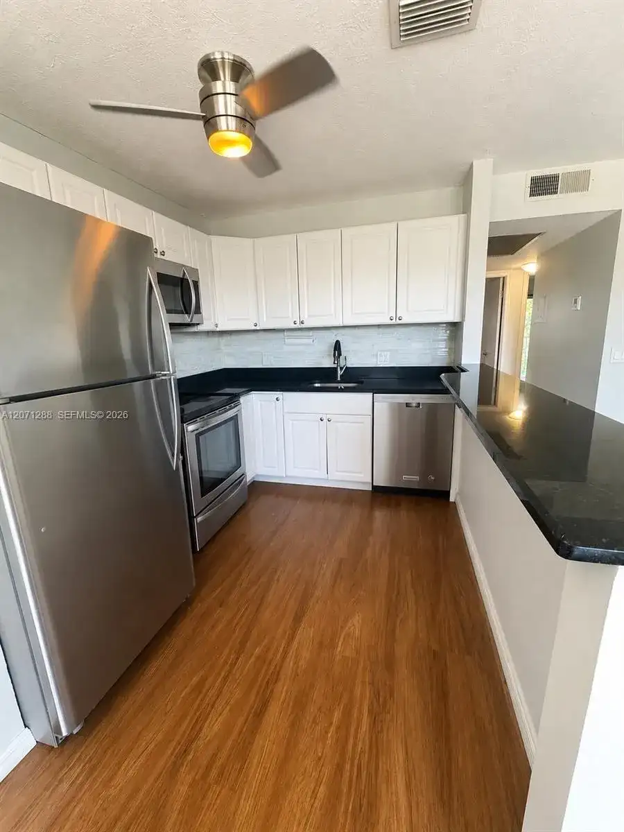 13450 SW 3rd St # 404D, Pembroke Pines FL 33027 photo 5