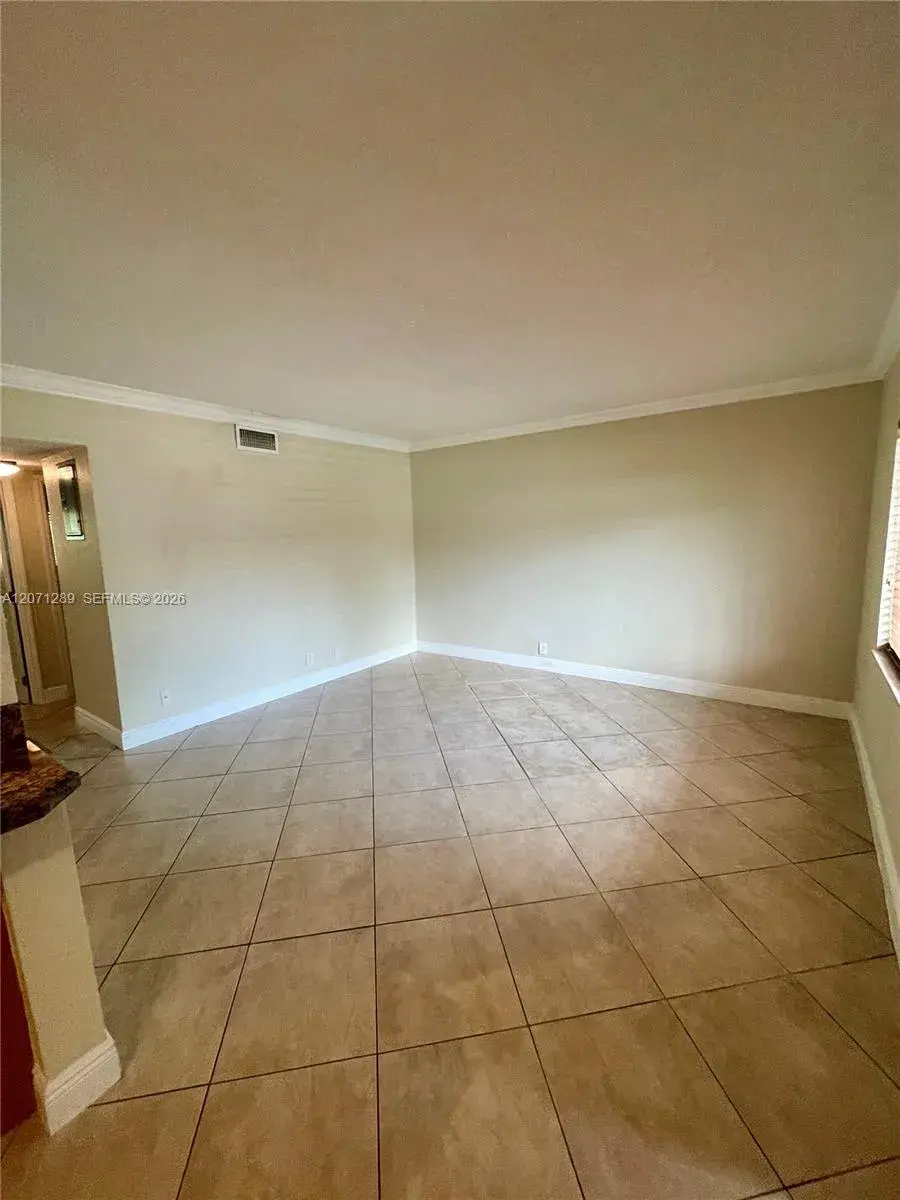 1460 NE 18th St # 102, Fort Lauderdale FL 33305