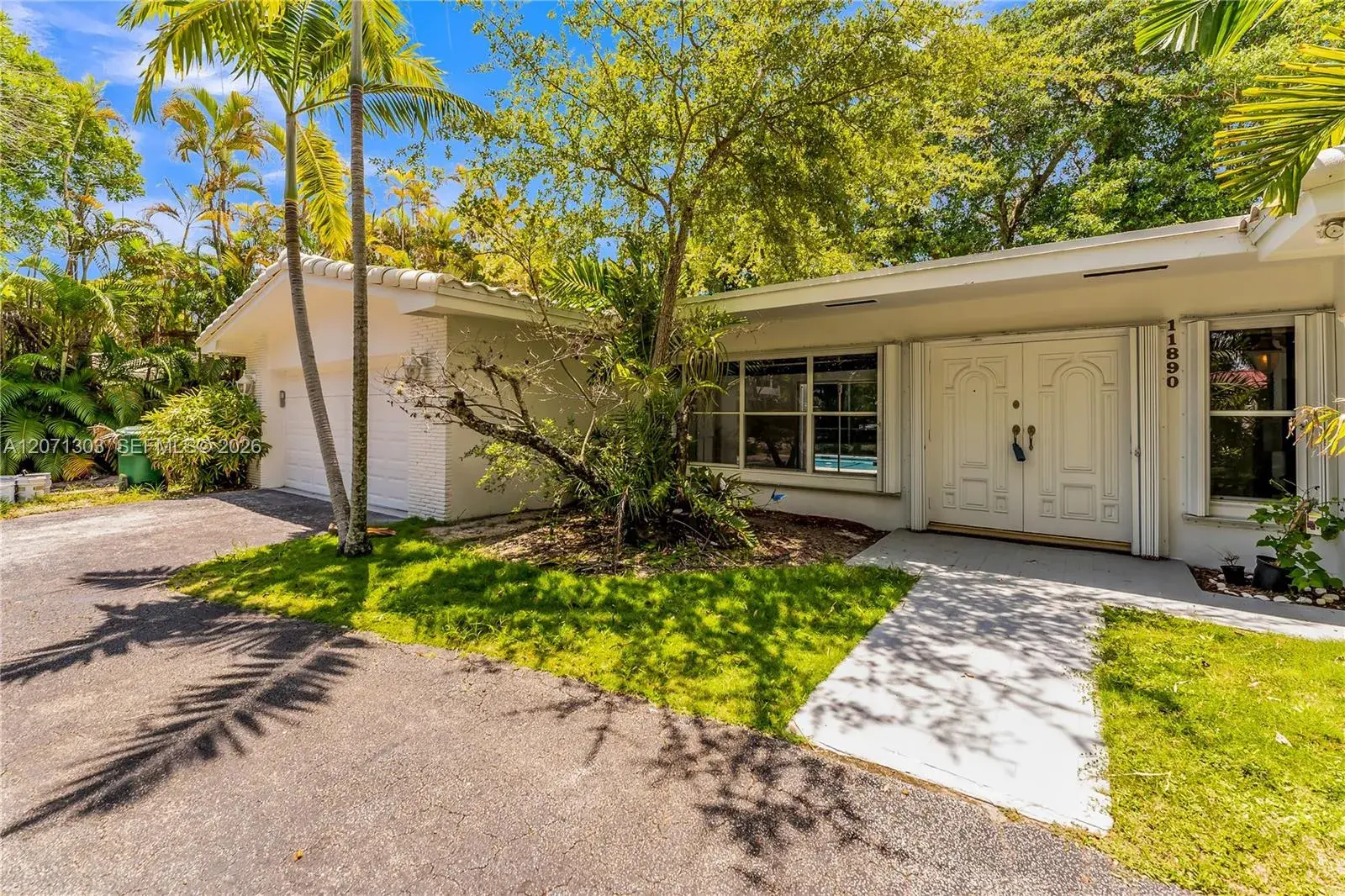 11890 SW 72nd Pl, Pinecrest FL 33156