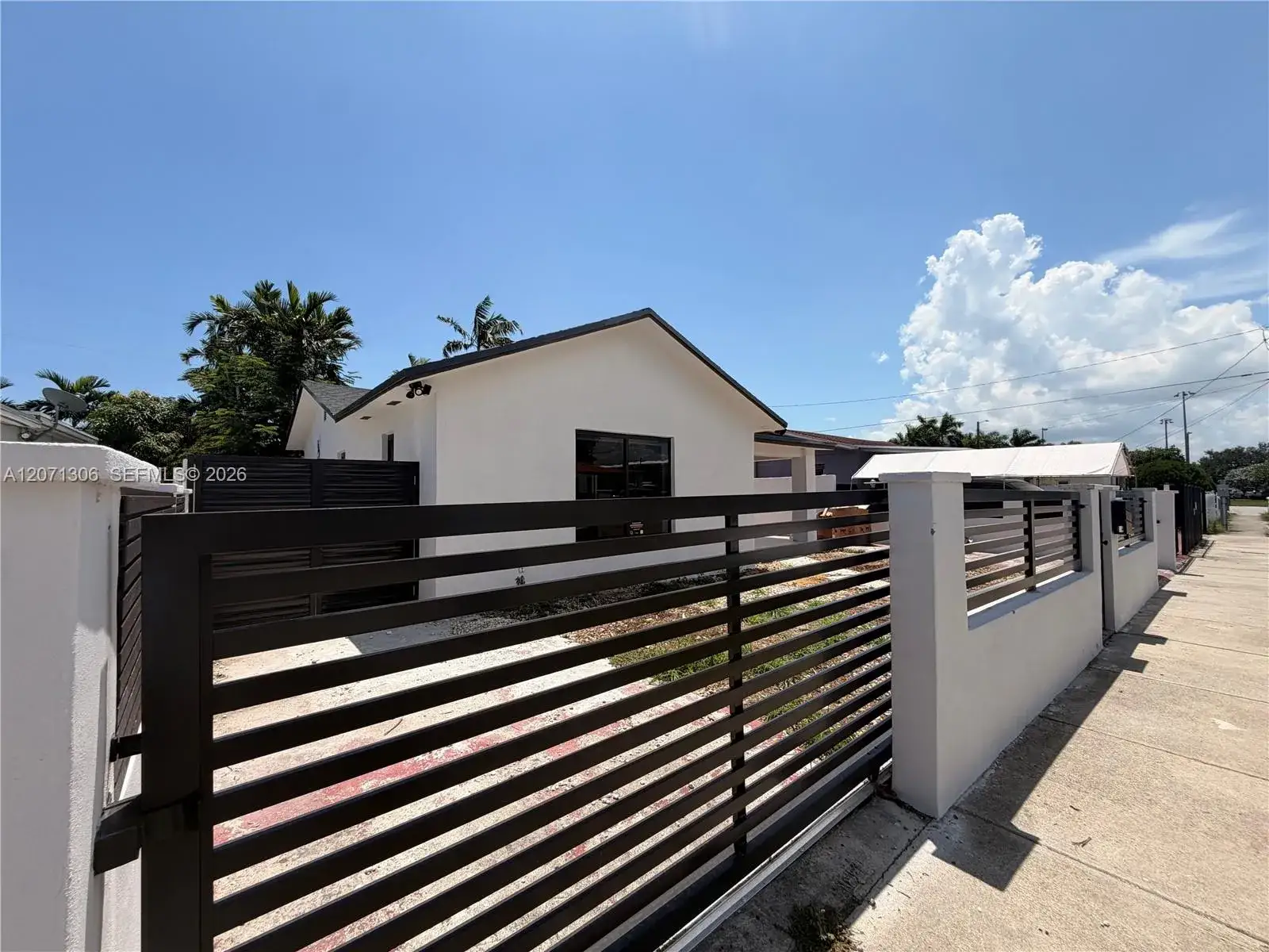 3680 NW 16th St, Miami FL 33125