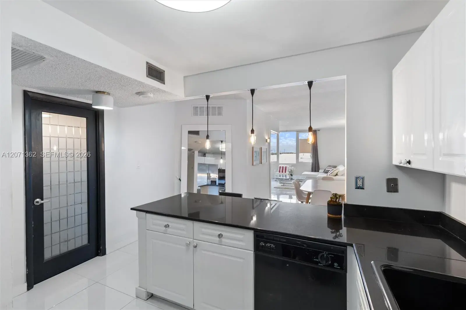 2301 collins ave # 931, Miami Beach FL 33139