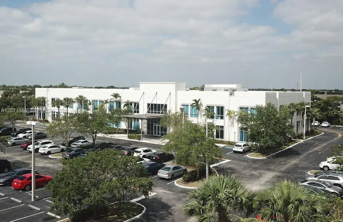 2010 NW 150th Ave # 105, Pembroke Pines FL 33028