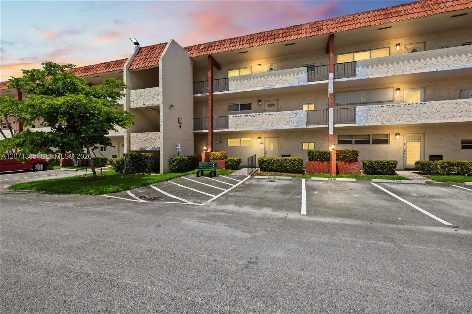 811 S Hollybrook Dr # 105, Pembroke Pines FL 33025 photo 2