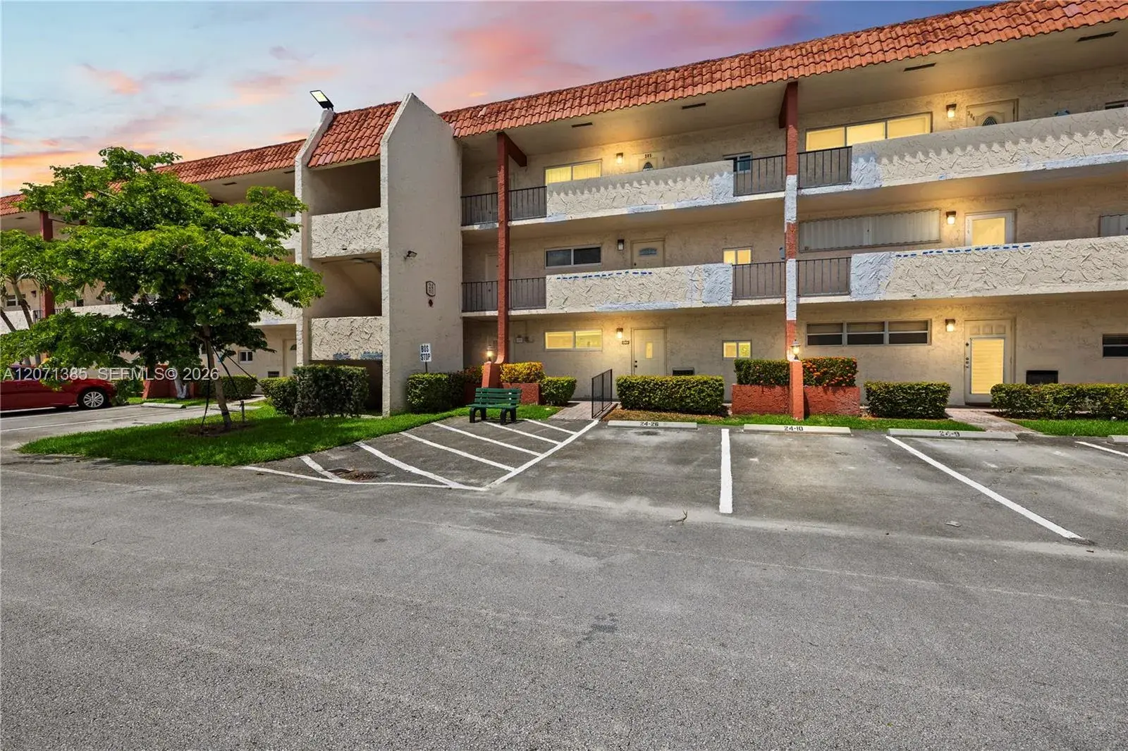 811 S Hollybrook Dr # 105, Pembroke Pines FL 33025
