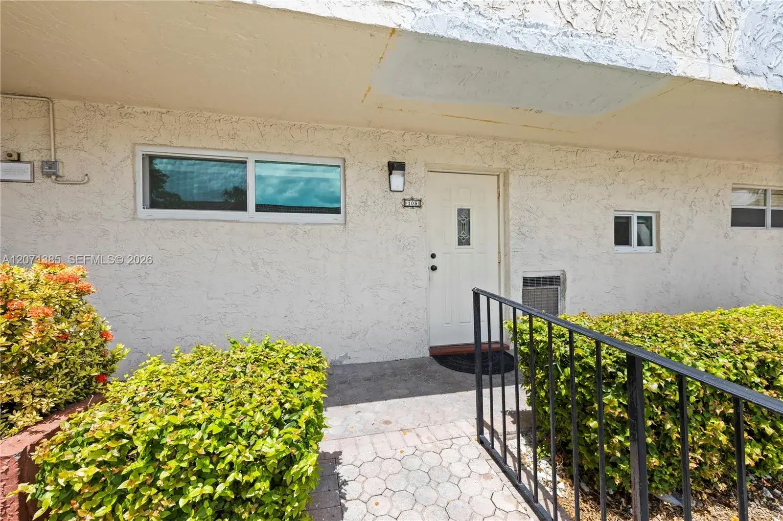 811 S Hollybrook Dr # 105, Pembroke Pines FL 33025 photo 3