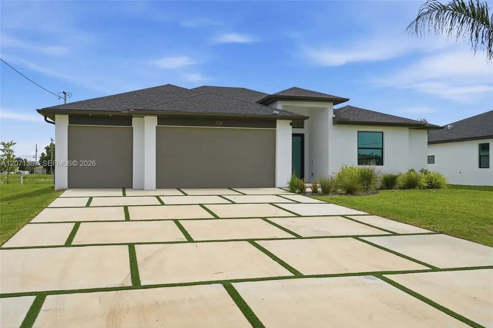 325 NE 15th Ter, Other City - In The State Of Florida FL 33909 photo 5