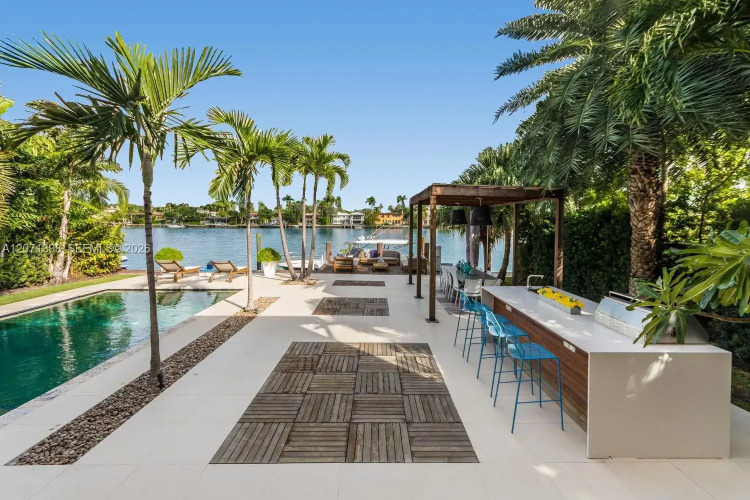 455 E Dilido Dr, Miami Beach FL 33139 photo 3