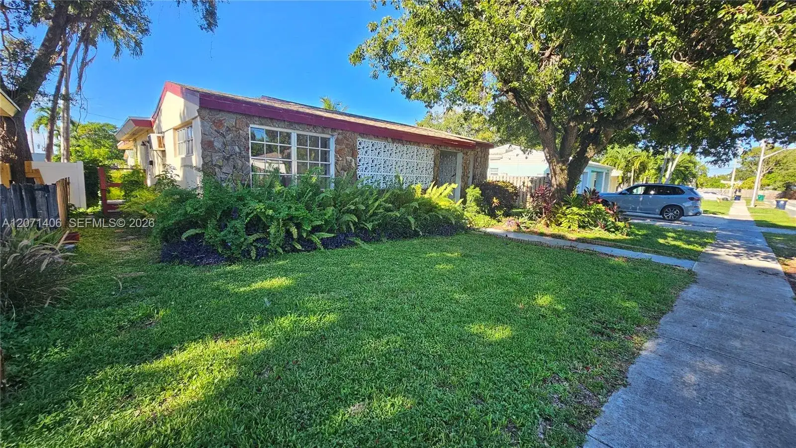 214 SW 2nd Pl, Dania Beach FL 33004 photo 2