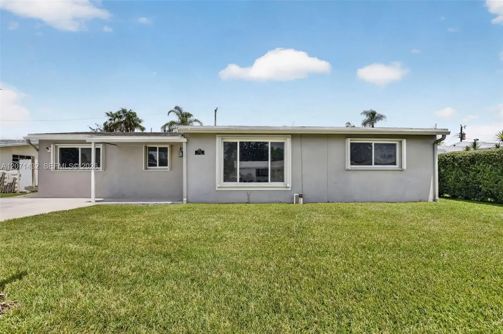 7521 Eaton St, Hollywood FL 33024