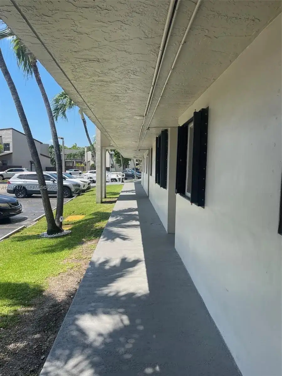 10290 NW 9th St Cir # 113, Miami FL 33172 photo 4