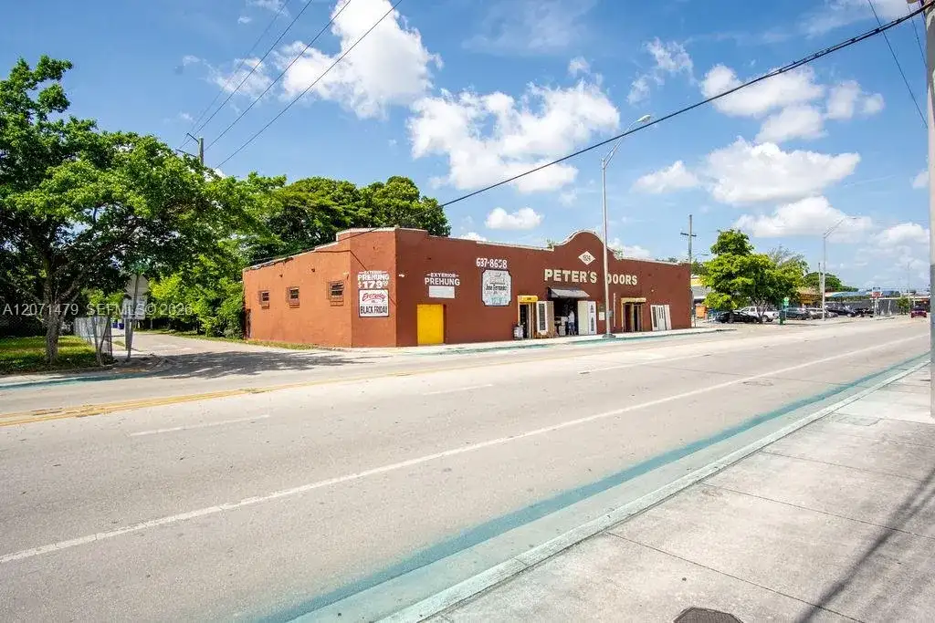 800 NW 36th St, Miami FL 33127 photo 2