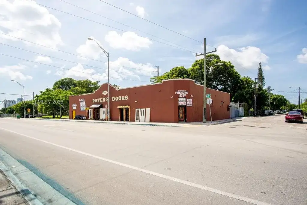 800 NW 36th St, Miami FL 33127 photo 3