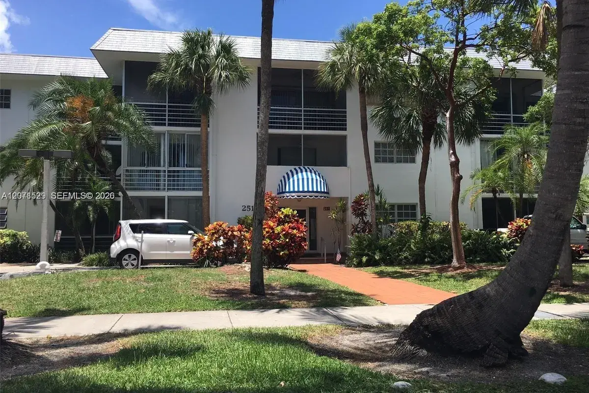 251 Galen Dr # 304E, Key Biscayne FL 33149