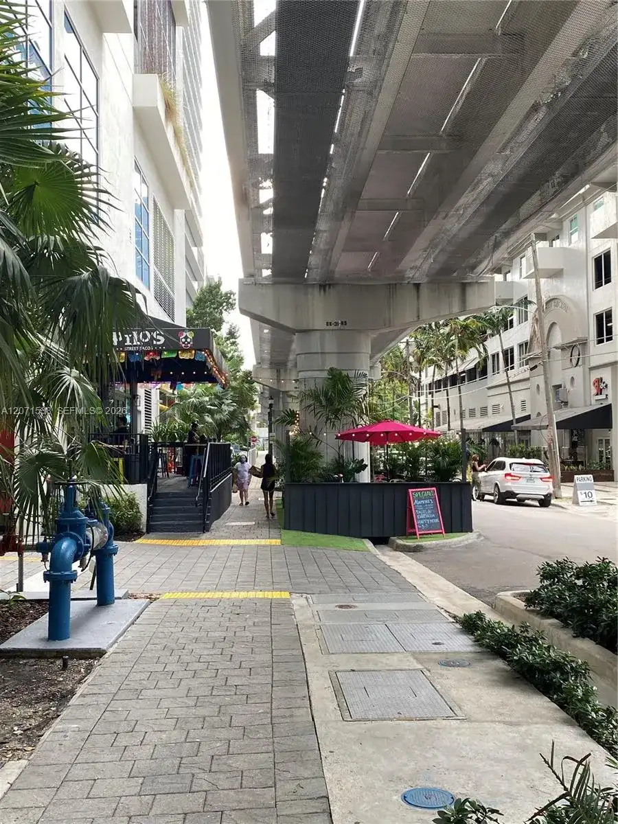 1100 S Miami Ave # 2104, Miami FL 33130 photo 3
