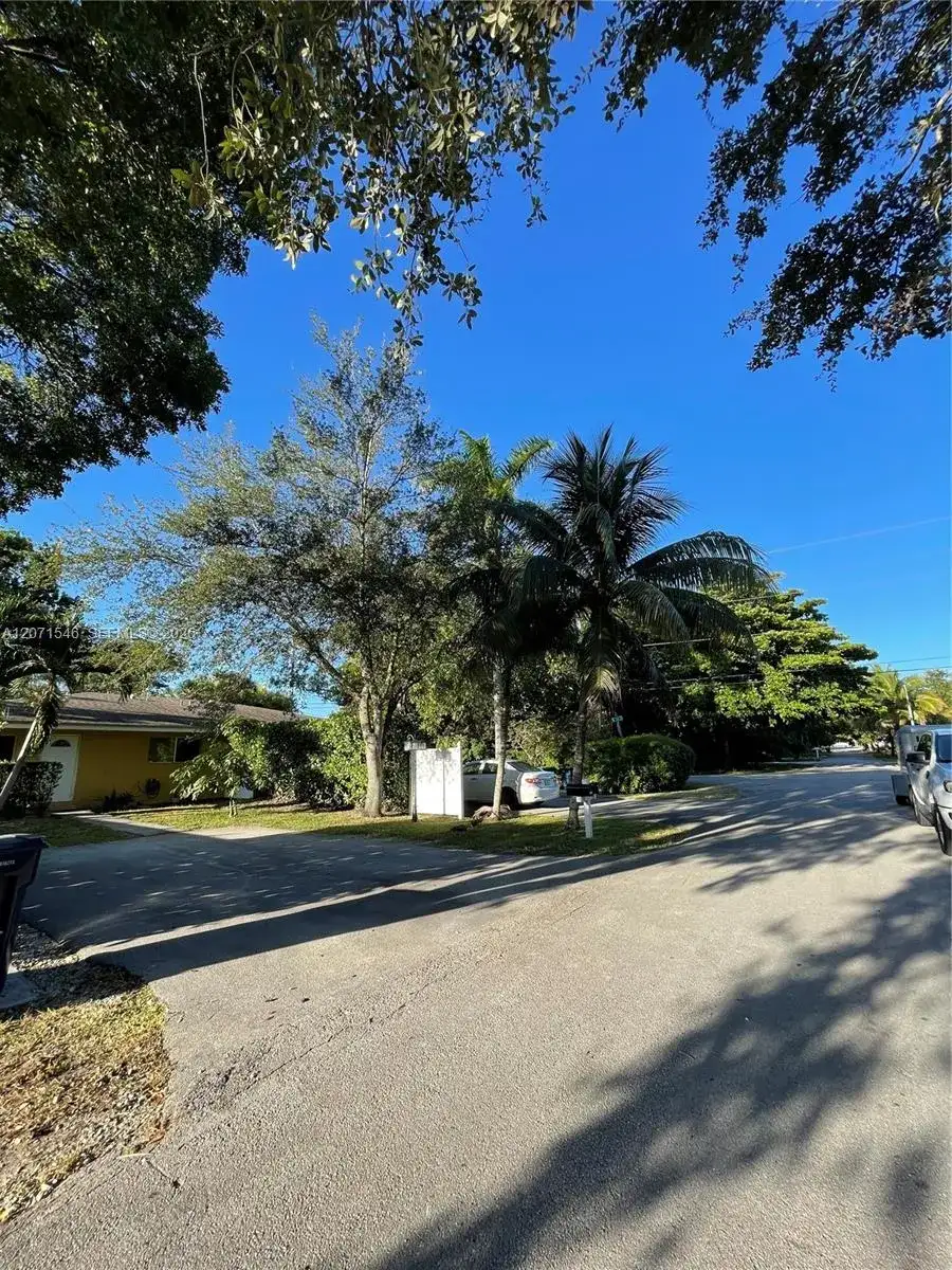 5801-5805 SW 61st St, Miami FL 33143 photo 2