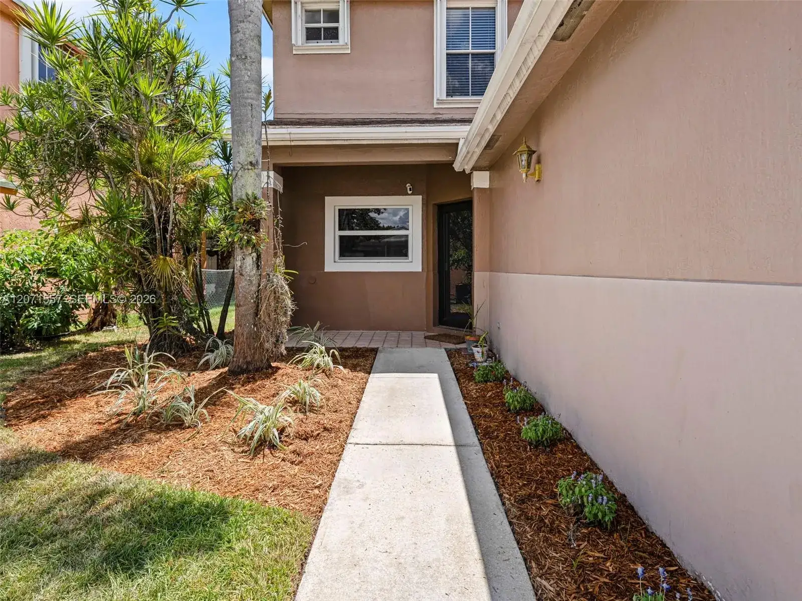 20714 NW 3rd St, Pembroke Pines FL 33029 photo 2
