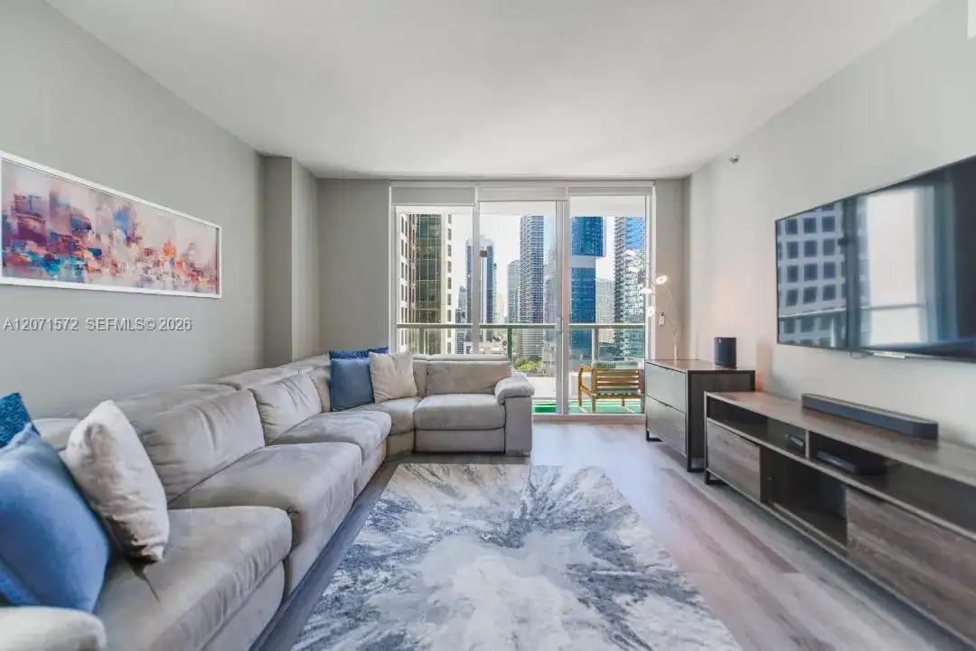 55 SE 6th St # 2110, Miami FL 33131 photo 2