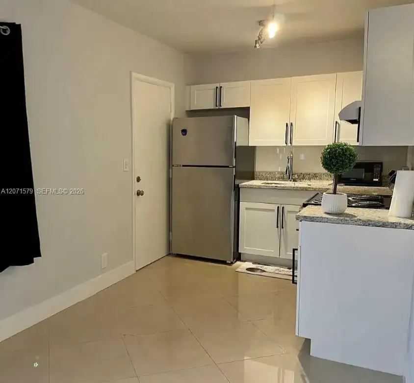 1824 Monroe St # 8, Hollywood FL 33020 photo 2