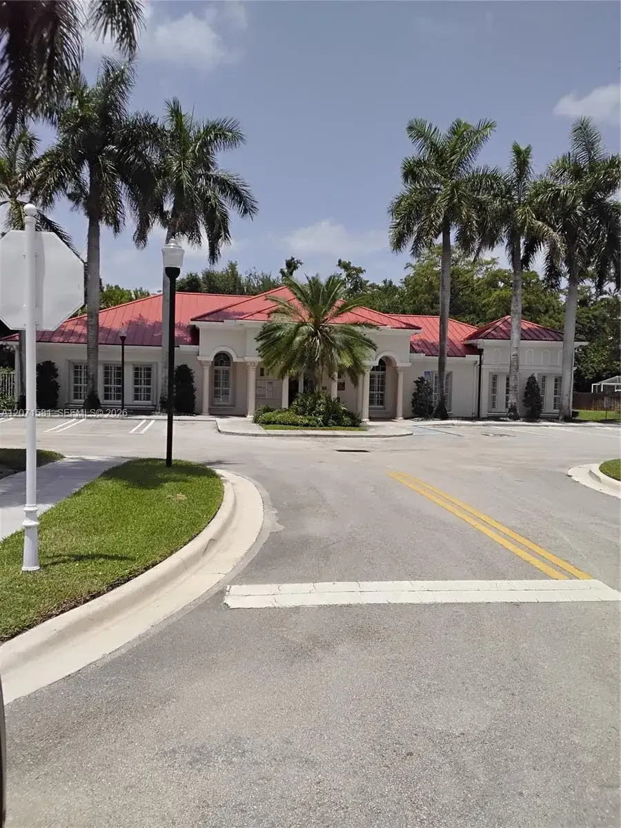 3642 Asperwood Cir, Coconut Creek FL 33073 photo 4