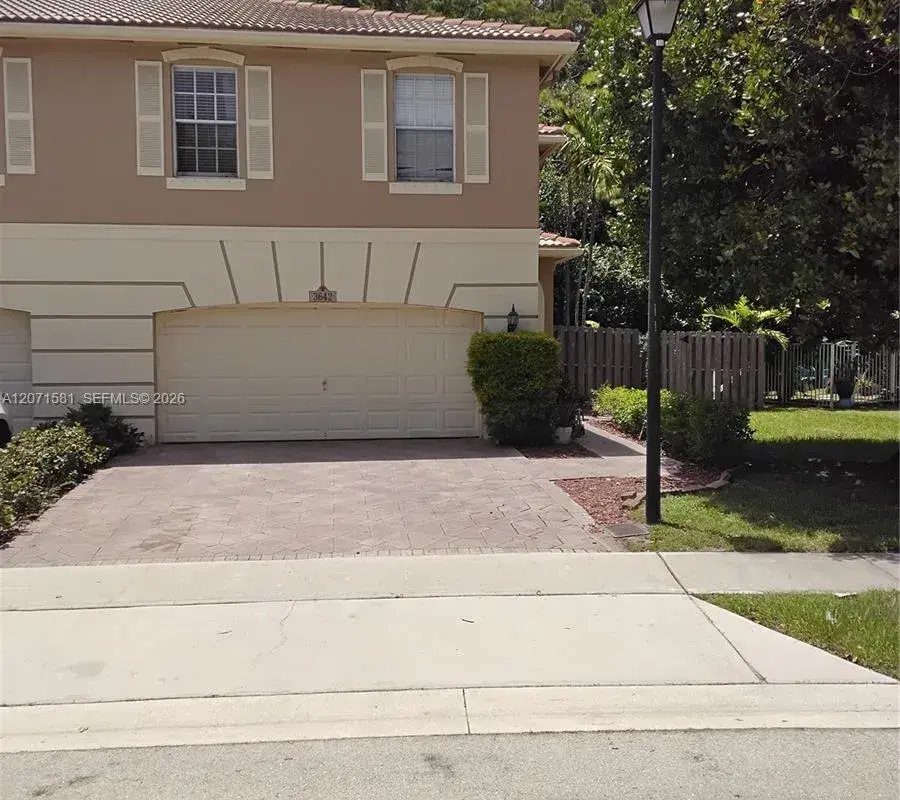 3642 Asperwood Cir, Coconut Creek FL 33073