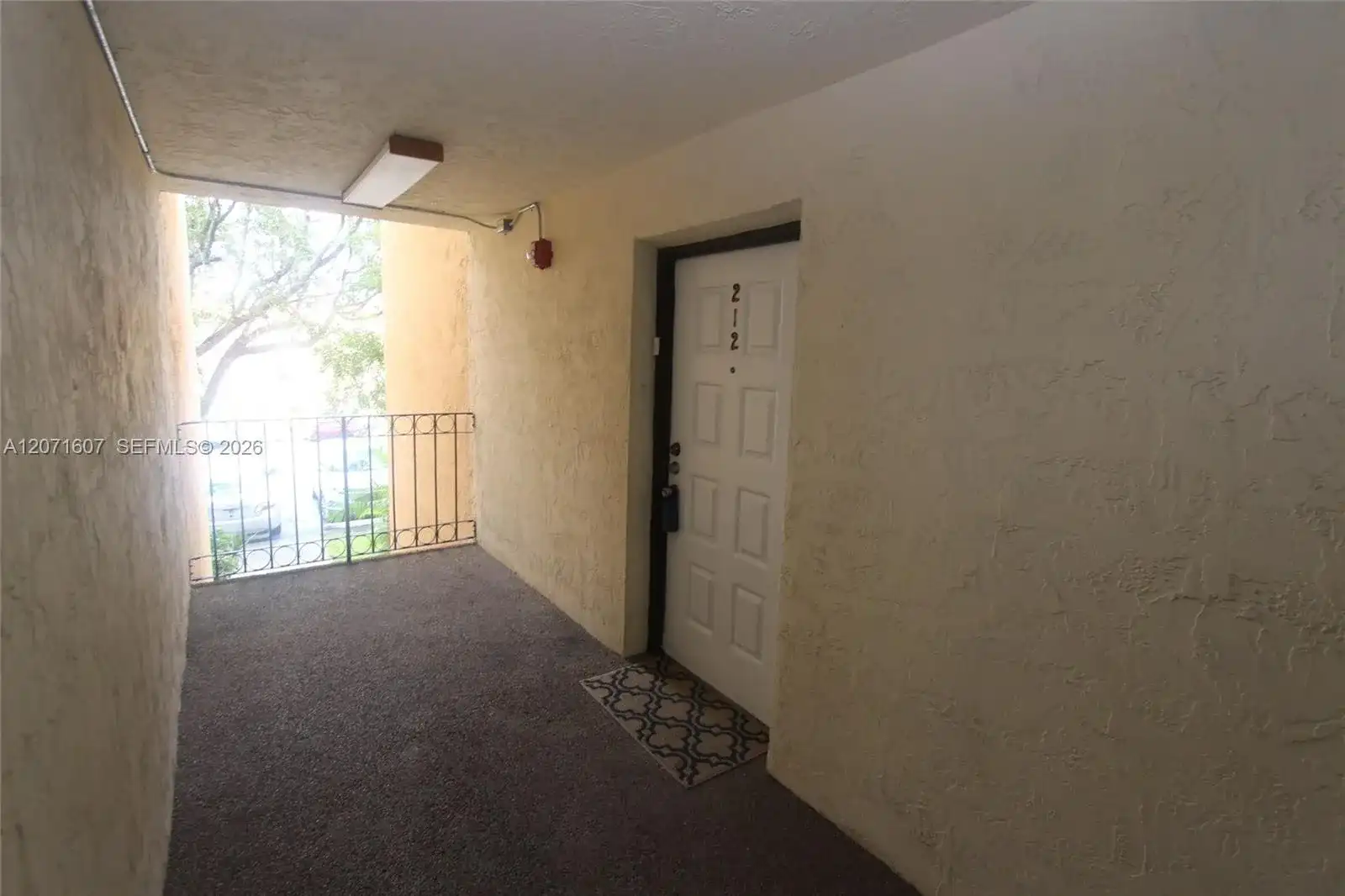 8005 Lake Dr # 212, Doral FL 33166
