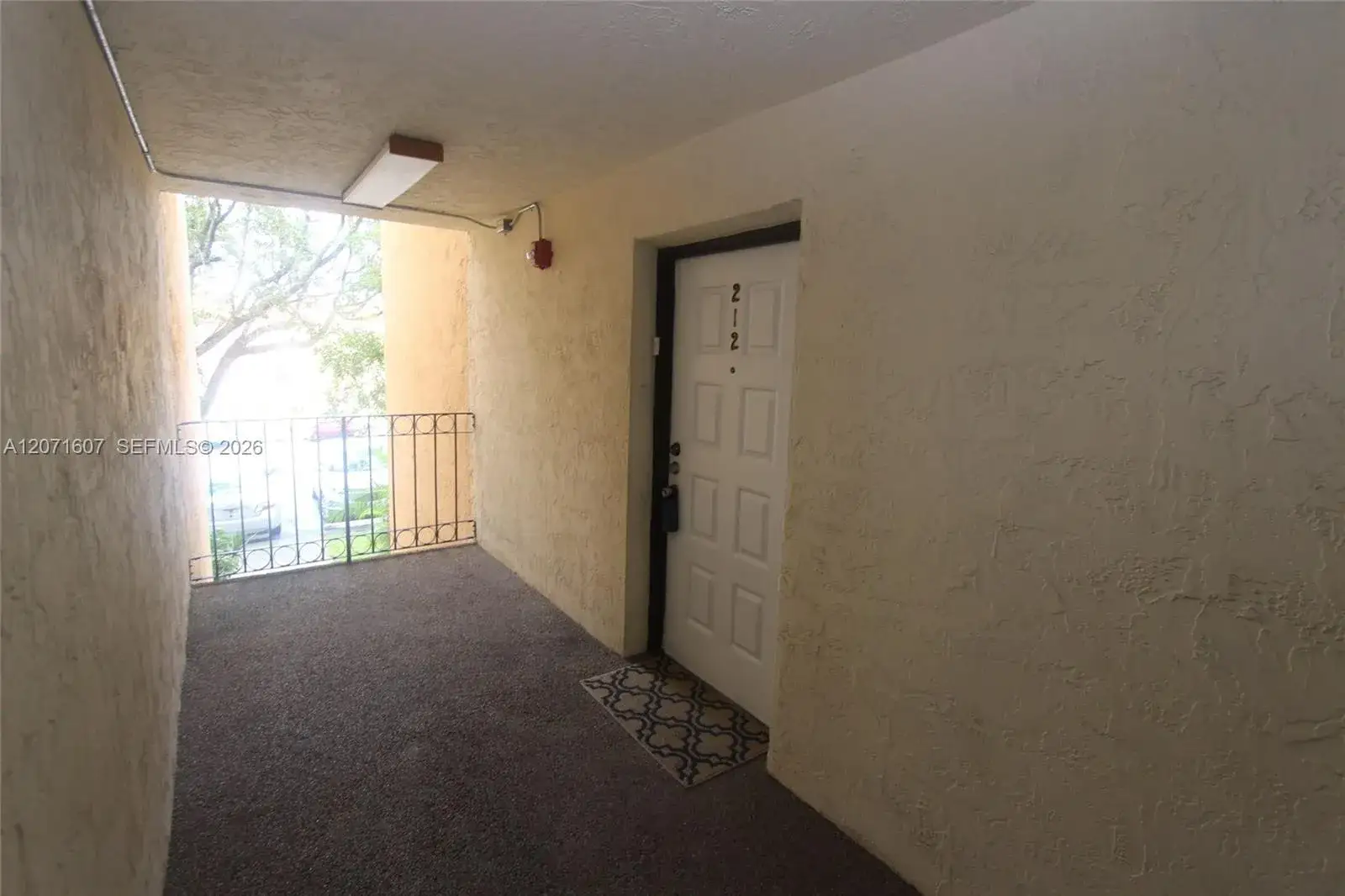 8005 Lake Dr # 212, Doral FL 33166