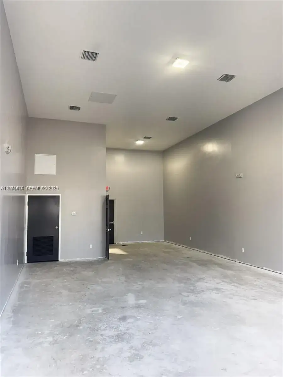 4030 Pembroke Rd, West Park FL 33021 photo 4
