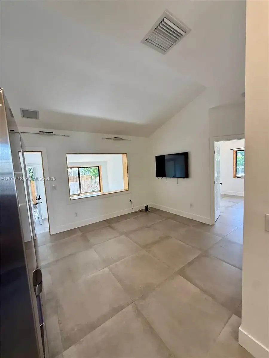 3 NE 70TH ST # 1, Miami FL 33138 photo 4