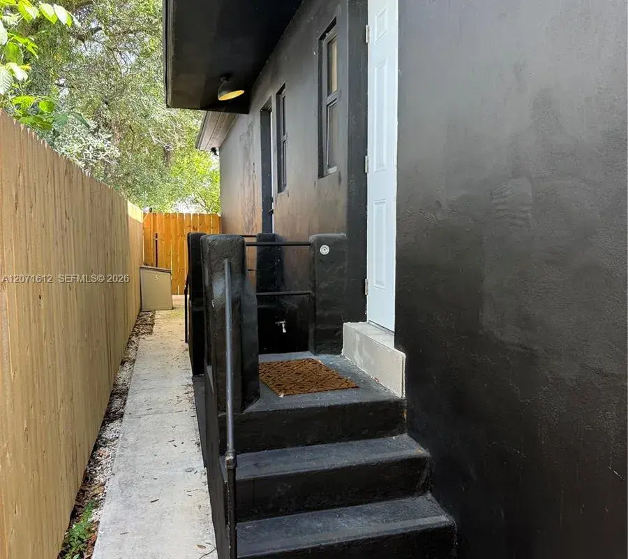 3 NE 70TH ST # 1, Miami FL 33138