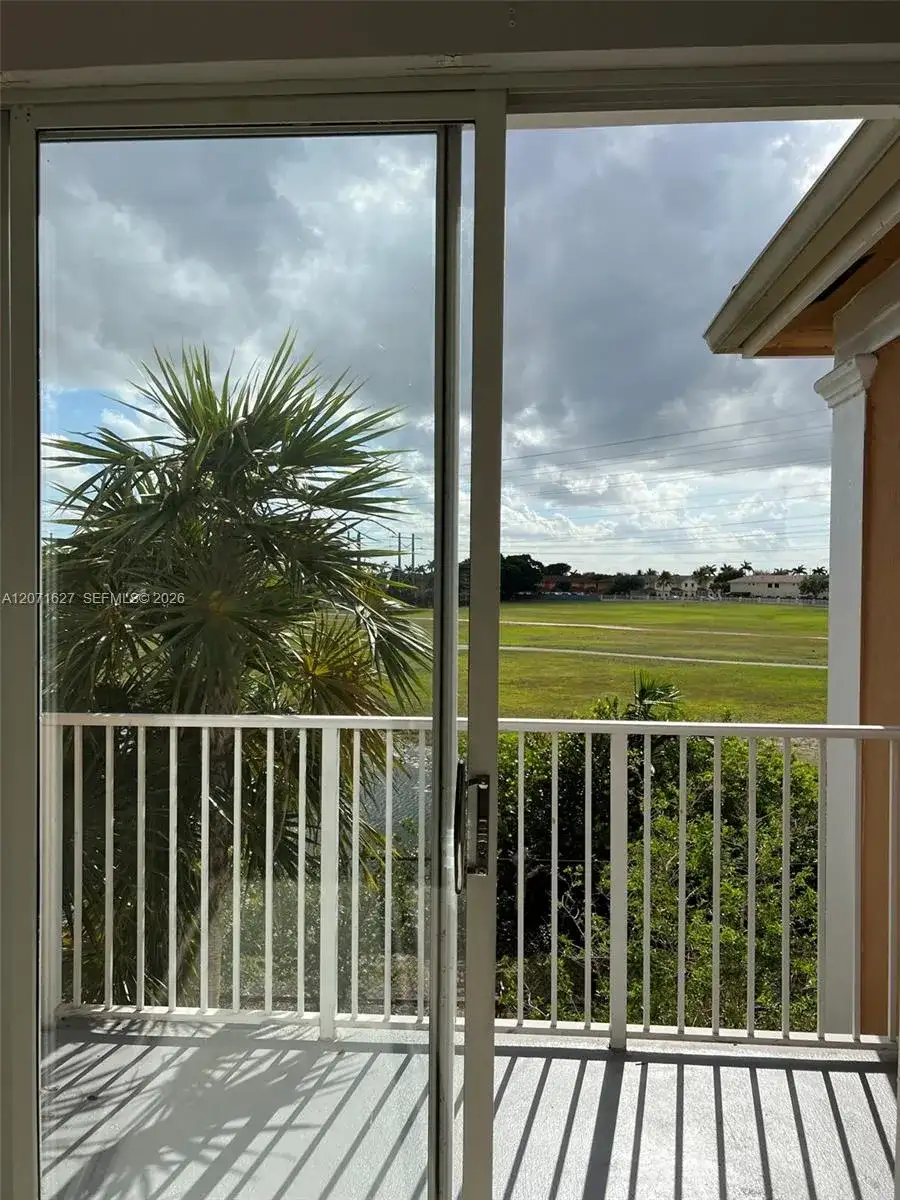 17630 NW 73rd Ave # 4, Hialeah FL 33015 photo 4