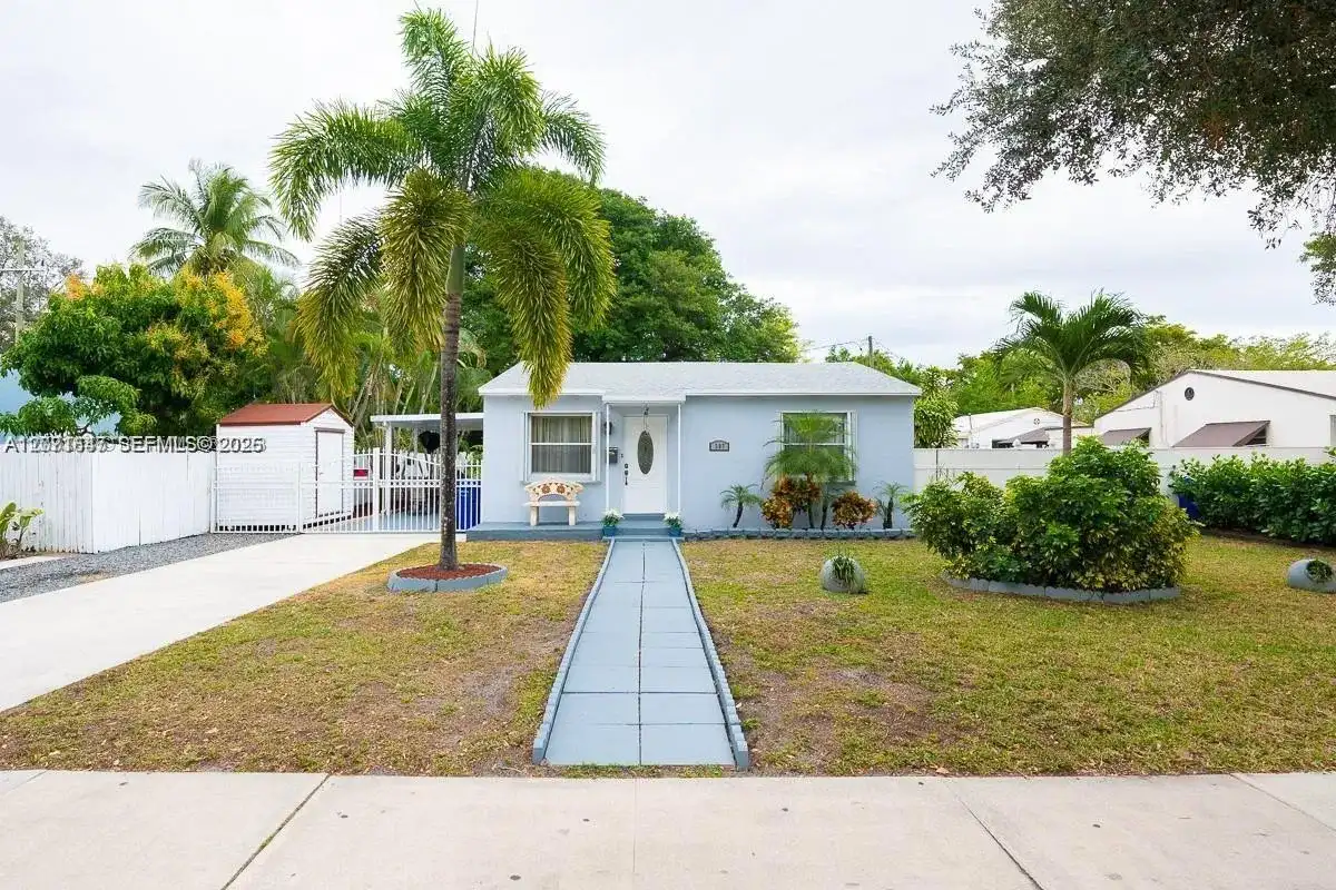 307 N 28th Ave, Hollywood FL 33020
