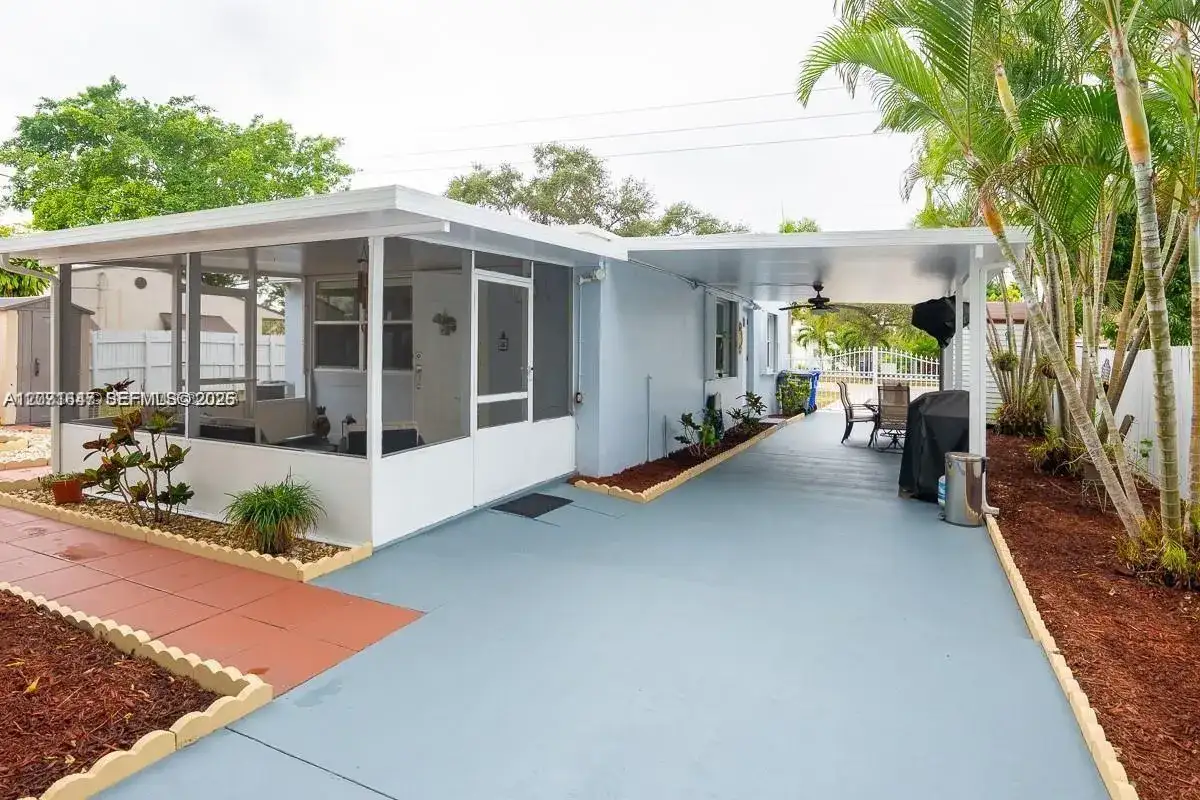 307 N 28th Ave, Hollywood FL 33020 photo 2