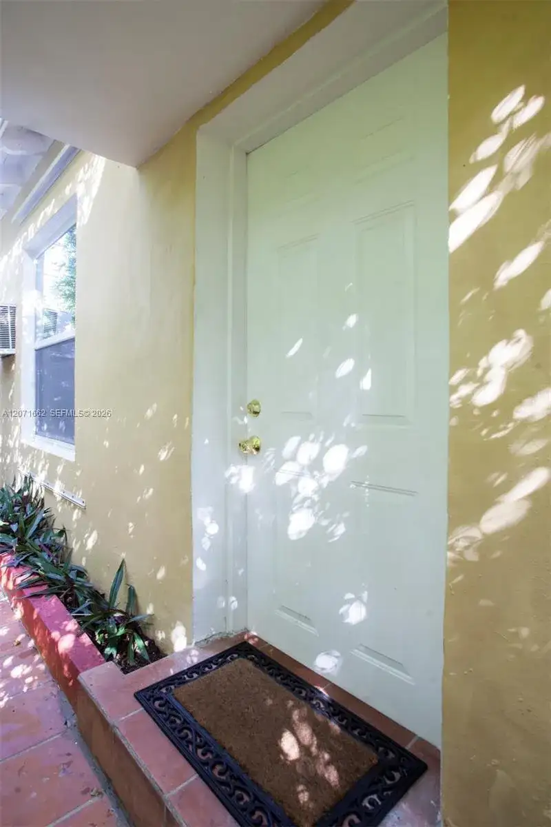 4720 Pine Tree Dr # 1, Miami Beach FL 33140 photo 4