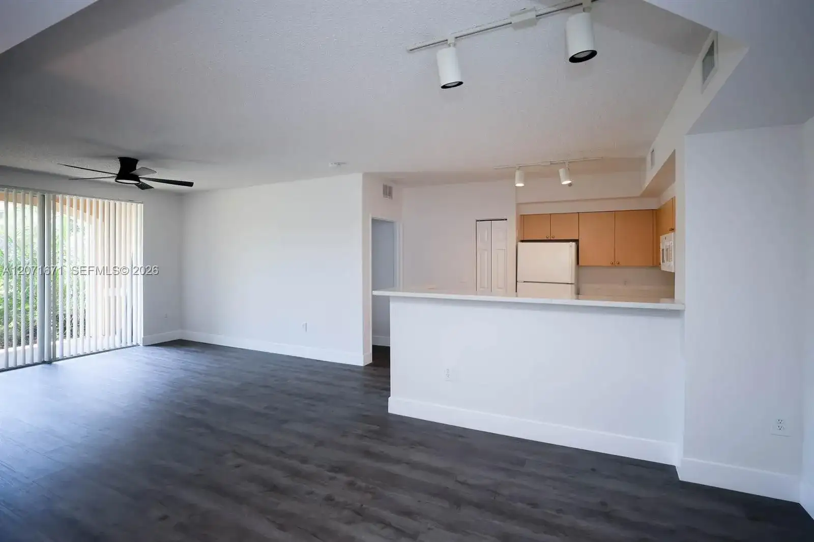 8050 N Nob Hill Rd # 106, Tamarac FL 33321 photo 3