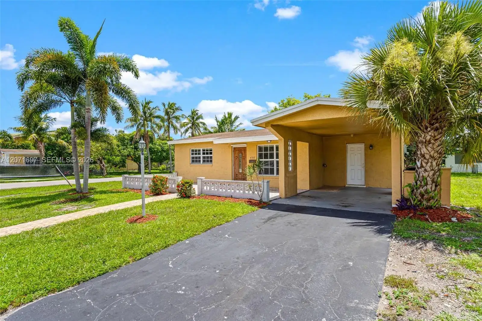 4700 NW 41st Pl, Lauderdale Lakes FL 33319 photo 3
