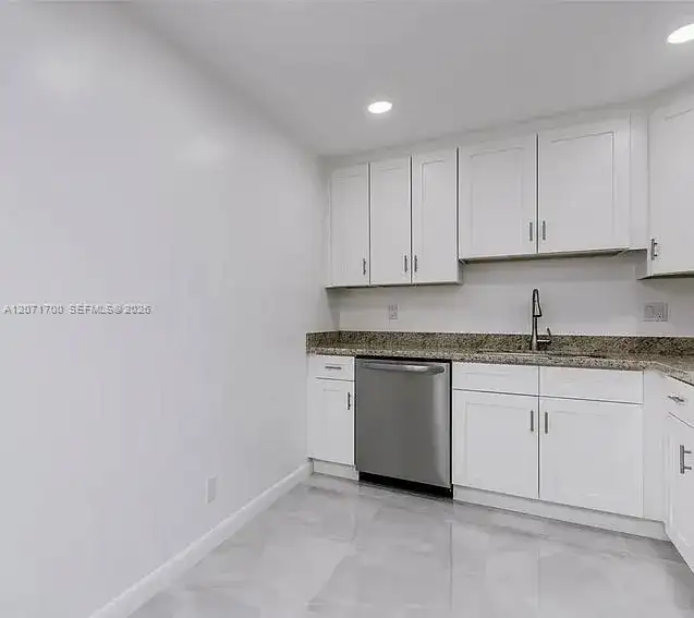 2500 Parkview Dr # 1705, Hallandale Beach FL 33009 photo 2