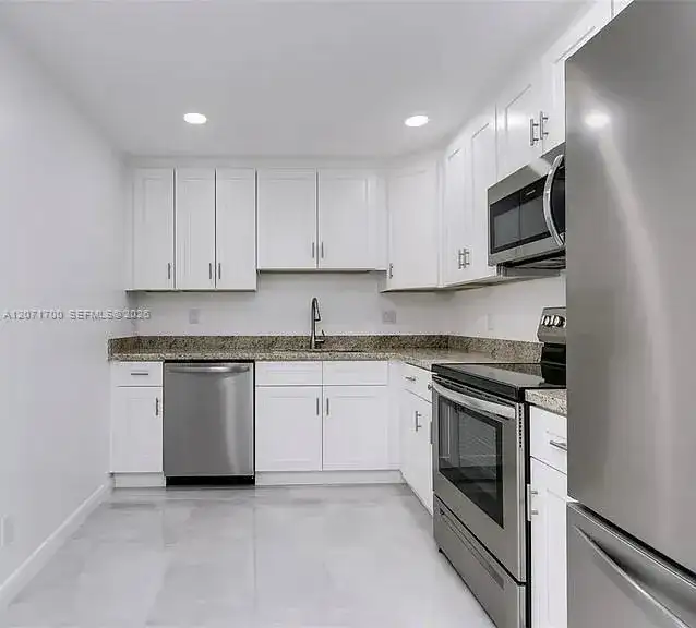 2500 Parkview Dr # 1705, Hallandale Beach FL 33009 photo 3