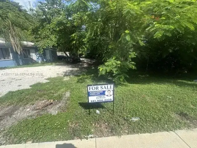 12040 W Dixie Hwy, North Miami FL 33161 photo 4
