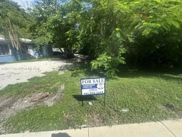 12040 W Dixie Hwy, North Miami FL 33161