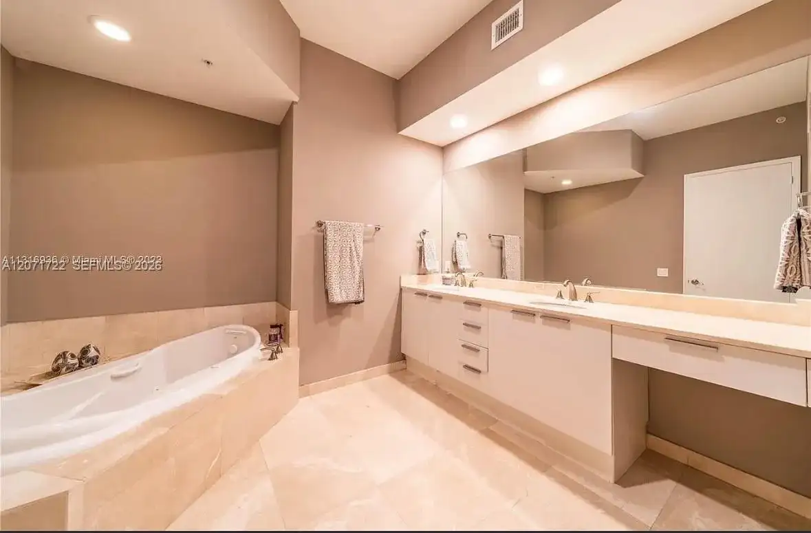 14951 Royal Oaks Ln # 102, North Miami FL 33181 photo 5