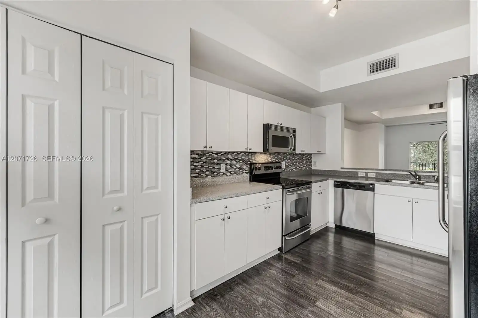 8900 NE 8th AVE # 1107, Miami FL 33138