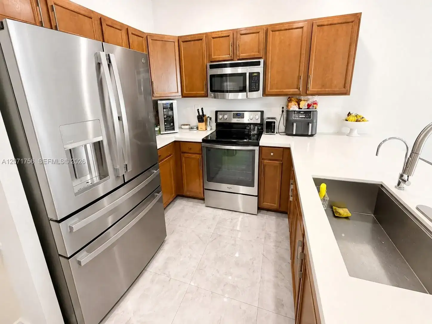8876 W 35th Way, Hialeah FL 33018 photo 5