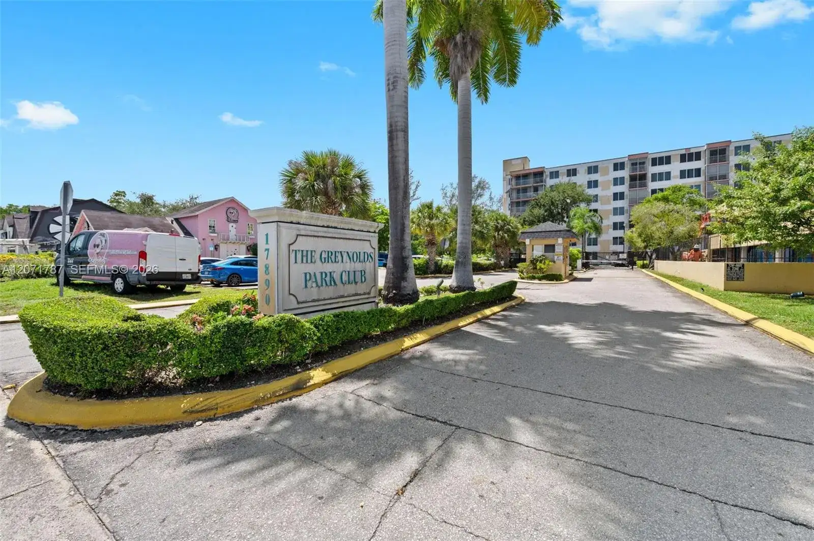 17890 W Dixie Hwy # 603, North Miami Beach FL 33160 photo 3