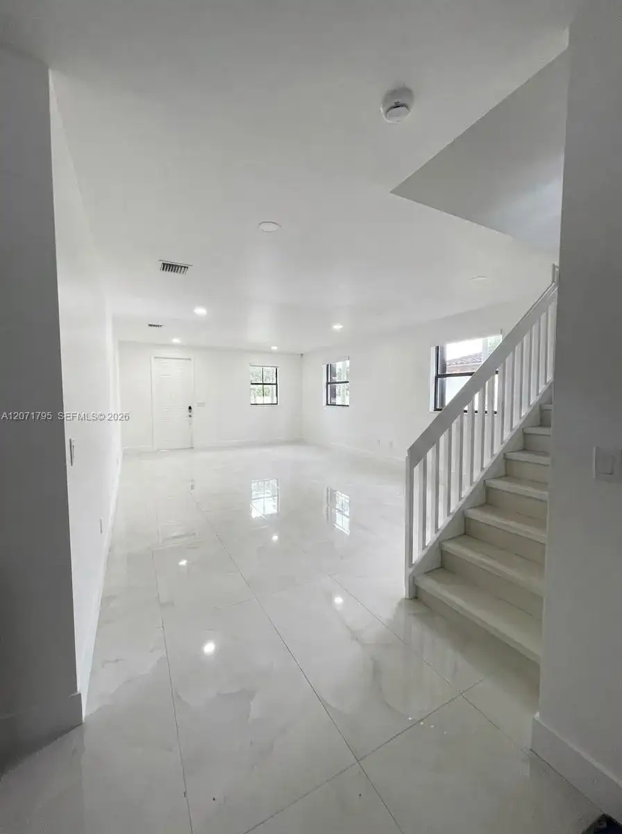 9260 W 35th Ln, Hialeah FL 33018 photo 3