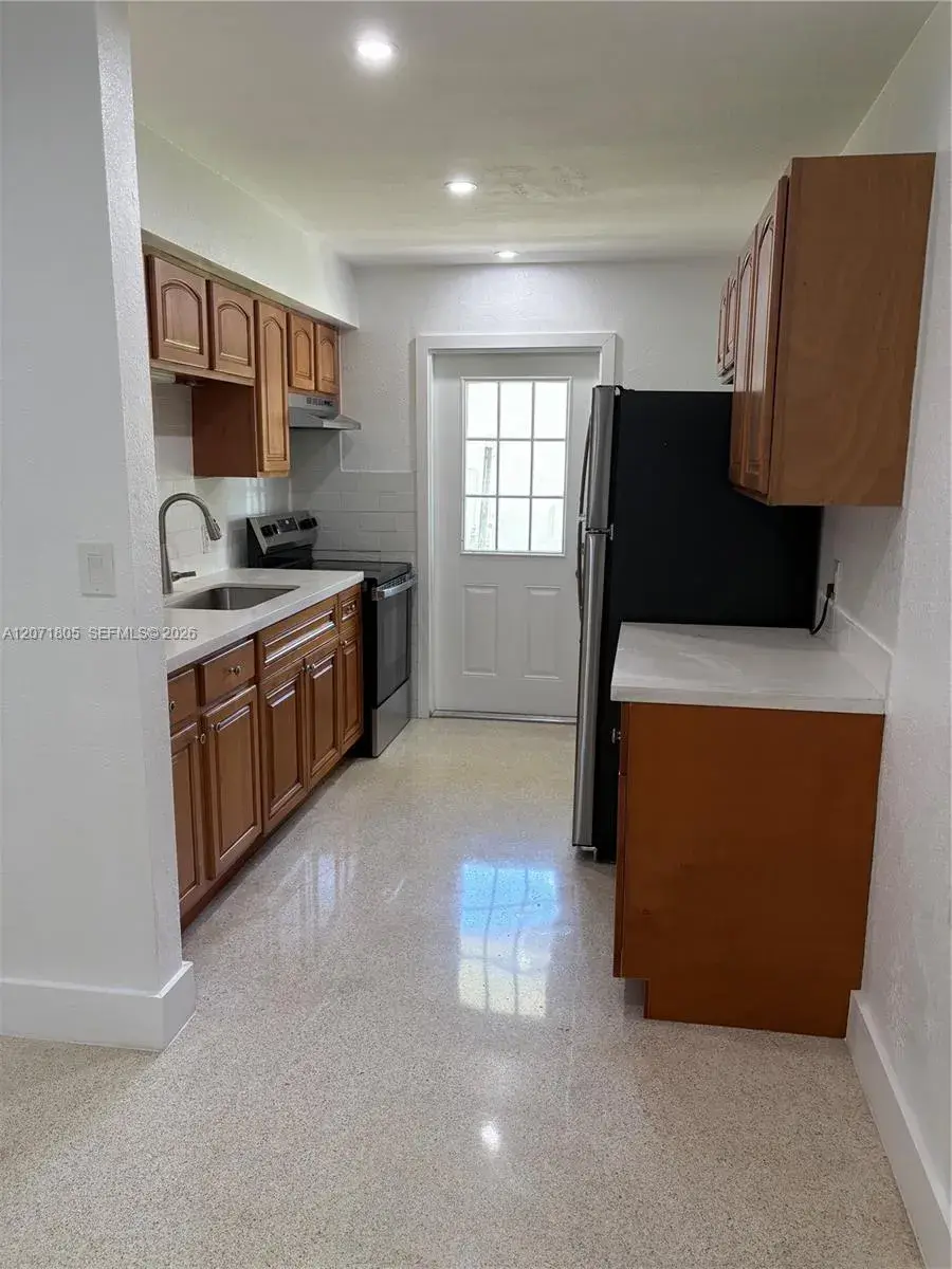 5080 SW 26th AVe # 2, Fort Lauderdale FL 33312