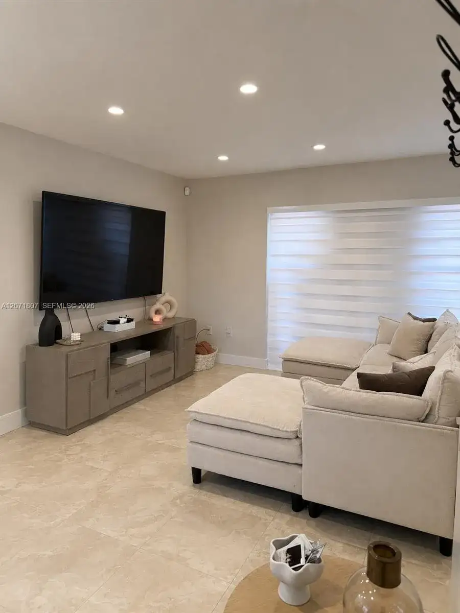 7483 SW 109th Ave, Miami FL 33173 photo 5