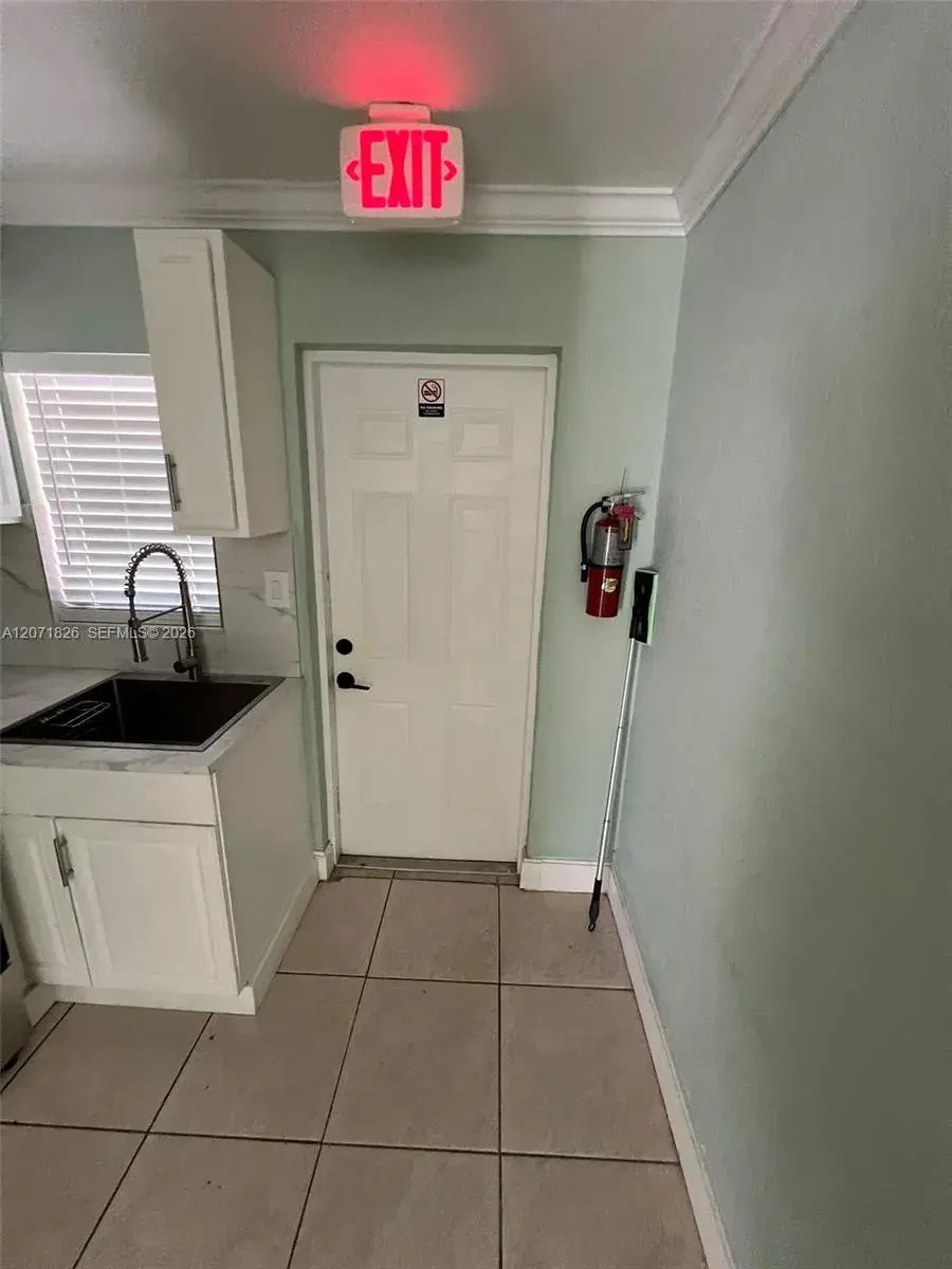 6101 Rodman St # 2, Hollywood FL 33023