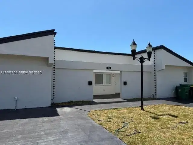 206 NE 1st Ct, Dania Beach FL 33004