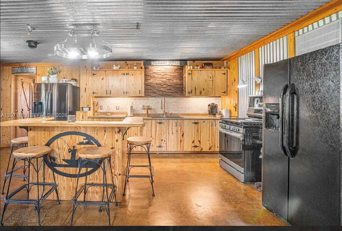 5263 Coy Burgess Loop, FL 32435 photo 4